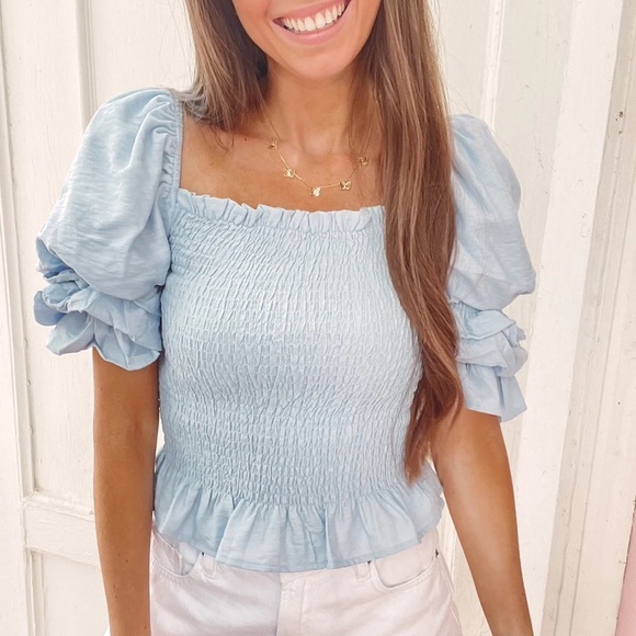 Adorable Blue Top size medium! - Picture 5 of 8